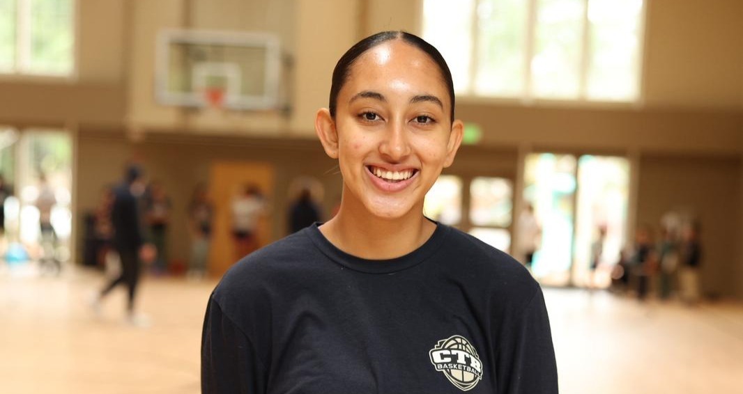 A Headshot of Denise